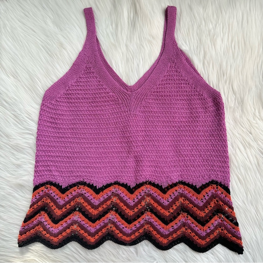 Gallery Knit V-neck/ back Tank Top size medium